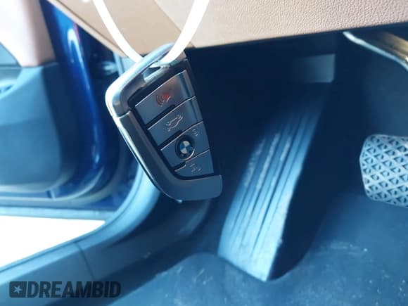 ✅ 2019 BMW 6 Series 640i xDrive • VIN: WBAJV6C52KBK08272 • Lot: 43794736. Wystawiony na IAAI z przebiegiem 51 710 mil. Bezpłatny archiwum sprzedaży aukcyjnych z USA i szczegółowy raport historii pojazdu na DreamBid. Zdjęcie 11.