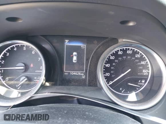 2019 Toyota Camry LE z VIN 4T1B11HK9KU161472, wystawiony jako IAAI lot #43127580 z przebiegiem 104 626 mil mil oraz . Historia ofert i sprzedaży dostępna na DreamBid. Obrazek 7.