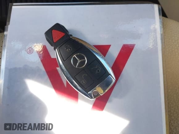 ✅ 2014 Mercedes-Benz GLK 350 • VIN: WDCGG5HB4EG320380 • Lot: 43267327. Listed on IAAI with Not provided. Free auction sales archive from the USA and detailed vehicle history report at DreamBid. Image 11.