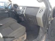 ✅ 2008 Ford F-250 XL • VIN: 1FTSW21R98EC08991 • Lot: 41135638. Wystawiony na IAAI z przebiegiem 141 036 mil. Bezpłatny archiwum sprzedaży aukcyjnych z USA i szczegółowy raport historii pojazdu na DreamBid. Zdjęcie 5.