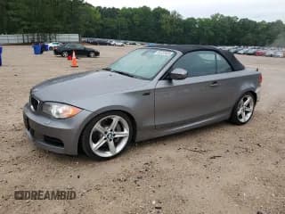 ✅ 2011 BMW 1 Series 135i • VIN: WBAUN7C51BVM24972 • Лот: 55737525. Опубликован ранее на Copart с пробегом 111 216 миль. Бесплатный доступ к архиву аукционных продаж из США и подробный отчёт об истории автомобиля на DreamBid. Изображение 1.