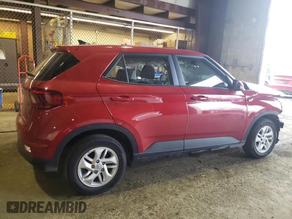 ✅ 2022 Hyundai Venue SE • VIN: KMHRB8A3XNU134678 • Lot: 87879735. Wystawiony na Copart z przebiegiem 12 813 mil. Bezpłatny archiwum sprzedaży aukcyjnych z USA i szczegółowy raport historii pojazdu na DreamBid. Zdjęcie 3.