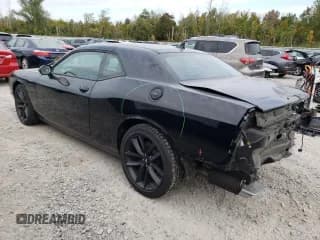 ✅ 2022 Dodge Challenger R/T • VIN: 2C3CDZBT2NH193952 • Lot: 71886054. Wystawiony na Copart z przebiegiem 10 040 mil. Bezpłatny archiwum sprzedaży aukcyjnych z USA i szczegółowy raport historii pojazdu na DreamBid. Zdjęcie 2.