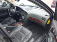 ✅ 2004 Volvo S60 • VIN: YV1RH59H542378132 • Lot: 41919433. Wystawiony na IAAI z przebiegiem 128 608 mil. Bezpłatny archiwum sprzedaży aukcyjnych z USA i szczegółowy raport historii pojazdu na DreamBid. Zdjęcie 5.