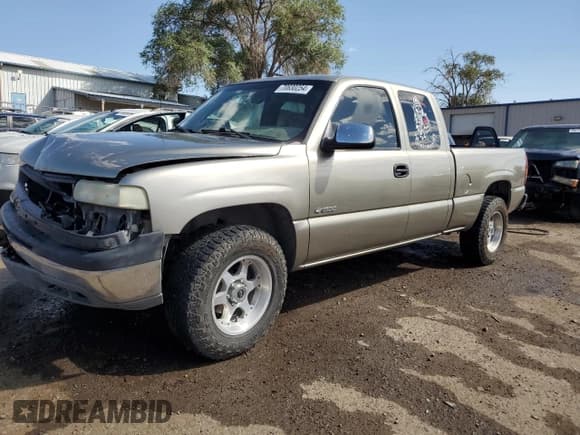 ✅ 2001 Chevrolet Silverado 1500 LS • VIN: 2GCEK19T811145506 • Лот: 70830254. Опубликован ранее на Copart с пробегом Не указан. Бесплатный доступ к архиву аукционных продаж из США и подробный отчёт об истории автомобиля на DreamBid. Изображение 1.