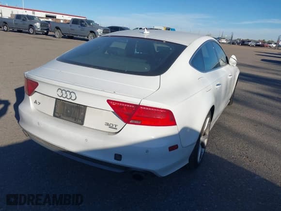 ✅ 2012 Audi A7 Prestige • VIN: WAUSGAFC1CN007829 • Lot: 43621381. Wystawiony na IAAI z przebiegiem 117 473 mil. Bezpłatny archiwum sprzedaży aukcyjnych z USA i szczegółowy raport historii pojazdu na DreamBid. Zdjęcie 4.