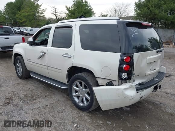 ✅ 2010 GMC Yukon Denali • VIN: 1GKUKEEFXAR289234 • Lot: 41973433. Listed on IAAI with 170,408 mi. Free auction sales archive from the USA and detailed vehicle history report at DreamBid. Image 3.