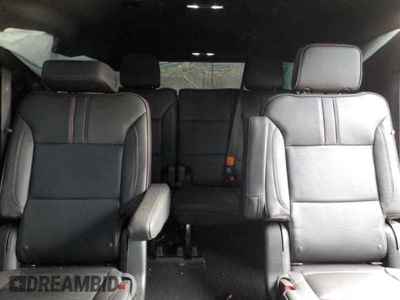 ✅ 2022 Chevrolet Suburban RST • VIN: 1GNSKEKD5NR295378 • Lot: 54275325. Listed on Copart with 69,237 mi. Free auction sales archive from the USA and detailed vehicle history report at DreamBid. Image 10.