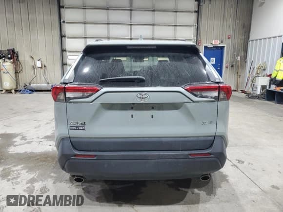 ✅ 2021 Toyota RAV4 XLE • VIN: 2T3W1RFVXMW149712 • Lot: 84968385. Wystawiony na Copart z przebiegiem 54 467 mil. Bezpłatny archiwum sprzedaży aukcyjnych z USA i szczegółowy raport historii pojazdu na DreamBid. Zdjęcie 6.