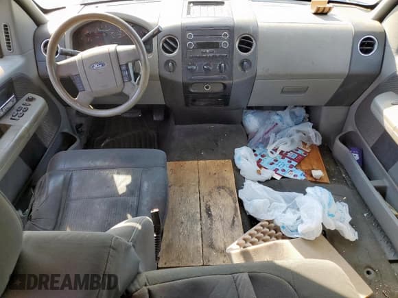 ✅ 2008 Ford F-150 XLT • VIN: 1FTPW14V08FA95578 • Lot: 84069855. Listed on Copart with 215,046 mi. Free auction sales archive from the USA and detailed vehicle history report at DreamBid. Image 8.