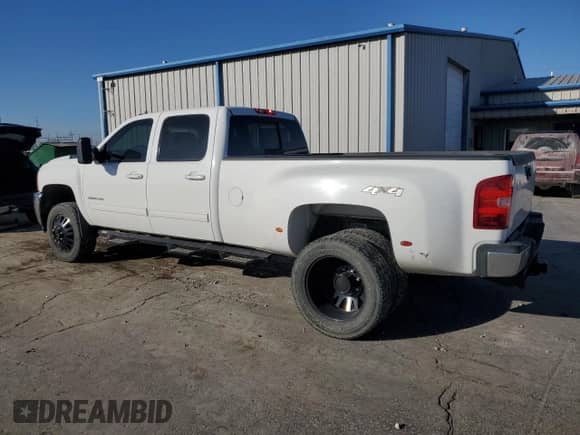 2011 Chevrolet Silverado 3500HD DRW LTZ с VIN 1GC4K1C80BF199473, выставлен на аукционе Copart как лот 85479404 с пробегом 175 576 миль миль и Списание • Salvage title. История ставок и продаж доступна на DreamBid. Изображение 2.