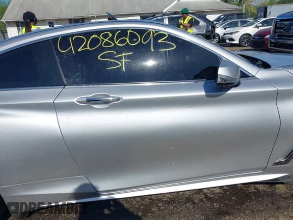 ✅ 2017 Infiniti Q60 Premium • VIN: JN1CV7EK5HM111183 • Lot: 42086093. Listed on IAAI with 74,435 mi. Free auction sales archive from the USA and detailed vehicle history report at DreamBid. Image 12.
