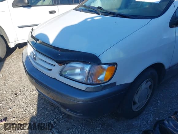 ✅ 2001 Toyota Sienna LE • VIN: 4T3ZF13C21U369974 • Lot: 41821093. Listed on IAAI with 208,354 mi. Free auction sales archive from the USA and detailed vehicle history report at DreamBid. Image 6.