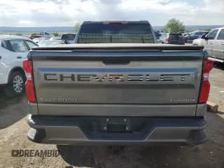 ✅ 2021 Chevrolet Silverado 1500 Custom • VIN: 1GCRYBEK2MZ366355 • Lot: 69865394. Wystawiony na Copart z przebiegiem 59 801 mil. Bezpłatny archiwum sprzedaży aukcyjnych z USA i szczegółowy raport historii pojazdu na DreamBid. Zdjęcie 6.