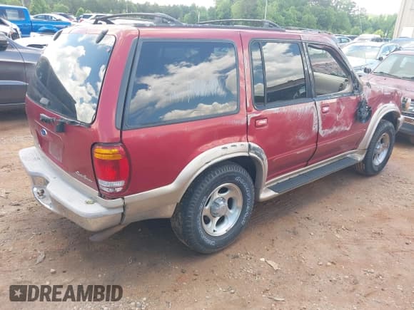 ✅ 2000 Ford Explorer Eddie Bauer • VIN: 1FMZU74E1YZA95651 • Lot: 42255311. Wystawiony na IAAI z przebiegiem 199 209 mil. Bezpłatny archiwum sprzedaży aukcyjnych z USA i szczegółowy raport historii pojazdu na DreamBid. Zdjęcie 4.