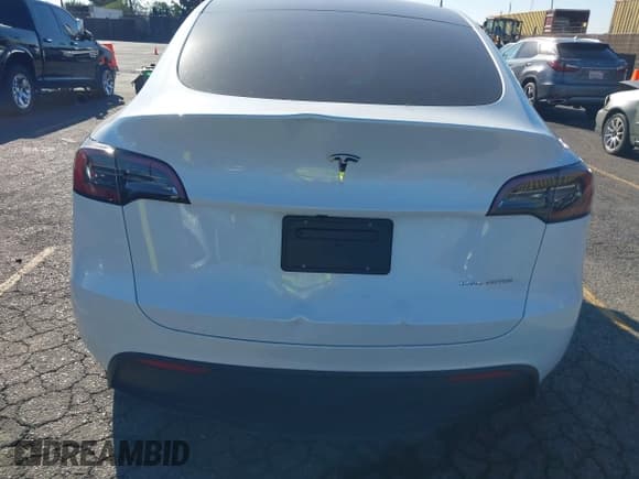 ✅ 2023 Tesla Model Y Long Range • VIN: 7SAYGDEE8PA145812 • Lot: 43535169. Listed on IAAI with 17,781 mi. Free auction sales archive from the USA and detailed vehicle history report at DreamBid. Image 16.