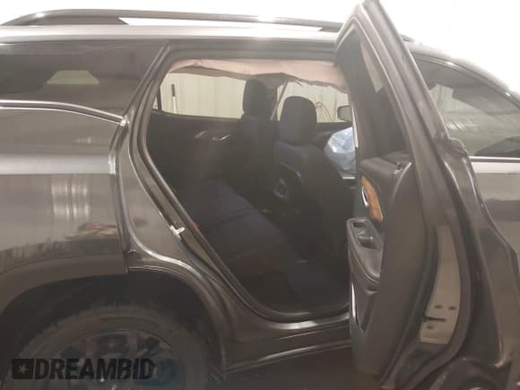 ✅ 2020 GMC Terrain SLE • VIN: 3GKALTEV3LL157938 • Lot: 43479788. Wystawiony na IAAI z przebiegiem 22 951 mil. Bezpłatny archiwum sprzedaży aukcyjnych z USA i szczegółowy raport historii pojazdu na DreamBid. Zdjęcie 8.