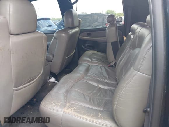 ✅ 2002 Chevrolet Suburban LT • VIN: 1GNFK16Z42J114992 • Лот: 42394040. Опубликован ранее на IAAI с пробегом Не указан. Бесплатный доступ к архиву аукционных продаж из США и подробный отчёт об истории автомобиля на DreamBid. Изображение 8.