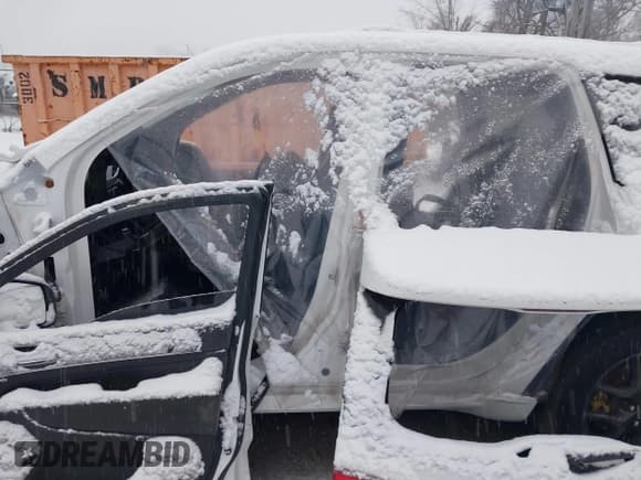 ✅ 2019 Jeep Grand Cherokee Limited • VIN: 1C4RJFBG1KC628295 • Lot: 41309568. Wystawiony na IAAI z przebiegiem Nie podano. Bezpłatny archiwum sprzedaży aukcyjnych z USA i szczegółowy raport historii pojazdu na DreamBid. Zdjęcie 13.