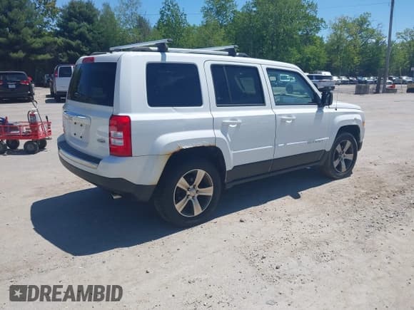 ✅ 2016 Jeep Patriot High Altitude • VIN: 1C4NJRFB8GD707642 • Lot: 42324960. Wystawiony na IAAI z przebiegiem 176 344 mil. Bezpłatny archiwum sprzedaży aukcyjnych z USA i szczegółowy raport historii pojazdu na DreamBid. Zdjęcie 4.