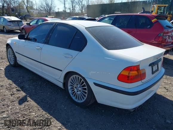 2003 BMW 3 Series 325xi with VIN WBAEU33463PM53817, listed as a IAAI auction lot 42067341 with 248,701 mi miles and . Bid and sale history available at DreamBid. Image 3.