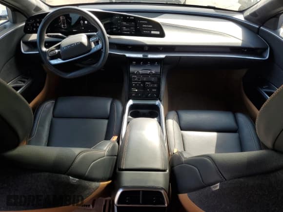 ✅ 2023 Lucid Air Touring • VIN: 50EA1TEA3PA005990 • Lot: 81574605. Wystawiony na Copart z przebiegiem 63 134 mil. Bezpłatny archiwum sprzedaży aukcyjnych z USA i szczegółowy raport historii pojazdu na DreamBid. Zdjęcie 8.