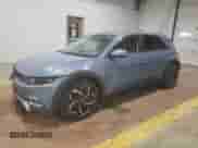 ✅ 2022 Hyundai Ioniq 5 SE • VIN: KM8KMDAF9NU058207 • Lot: 83538234. Wystawiony na Copart z przebiegiem 54 930 mil mil. Skorzystaj z bezpłatnego archiwum sprzedaży aukcyjnych z USA i zobacz szczegółowy raport historii pojazdu na DreamBid. Zdjęcie 1.