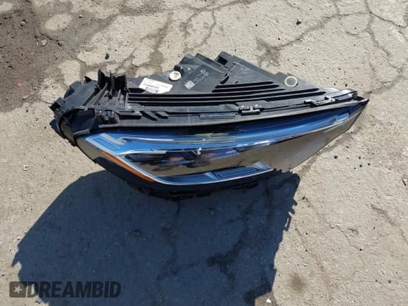 ✅ 2025 Mercedes-Benz GLC 300 • VIN: W1NKJ4HB1SF329799 • Лот: 43460057. Опубликован ранее на IAAI с пробегом 6 914 миль. Бесплатный доступ к архиву аукционных продаж из США и подробный отчёт об истории автомобиля на DreamBid. Изображение 12.