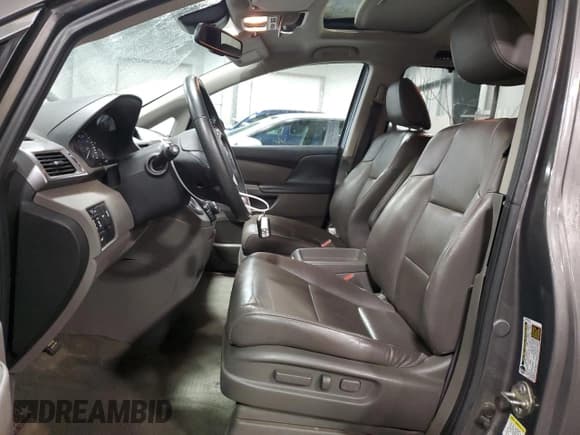 ✅ 2014 Honda Odyssey EX-L • VIN: 5FNRL5H64EB108828 • Lot: 90455095. Wystawiony na Copart z przebiegiem 216 941 mil. Bezpłatny archiwum sprzedaży aukcyjnych z USA i szczegółowy raport historii pojazdu na DreamBid. Zdjęcie 7.