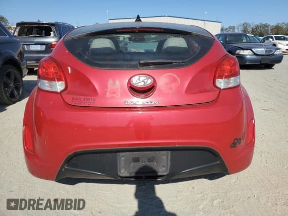 ✅ 2013 Hyundai Veloster w/Gray Int • VIN: KMHTC6AD6DU138208 • Lot: 77527594. Wystawiony na Copart z przebiegiem 73 627 mil. Bezpłatny archiwum sprzedaży aukcyjnych z USA i szczegółowy raport historii pojazdu na DreamBid. Zdjęcie 6.