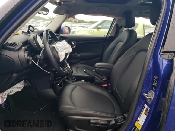 ✅ 2020 MINI Hardtop 4 Door Cooper • VIN: WMWXU7C06L2L61214 • Lot: 80172395. Wystawiony na Copart z przebiegiem 59 190 mil. Bezpłatny archiwum sprzedaży aukcyjnych z USA i szczegółowy raport historii pojazdu na DreamBid. Zdjęcie 7.