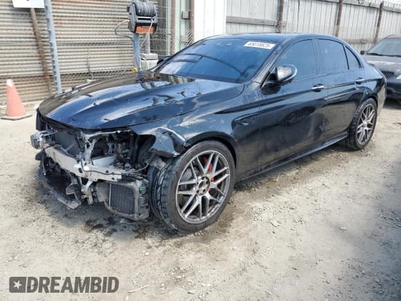 ✅ 2018 Mercedes-Benz E 63 S AMG • VIN: WDDZF8KB2JA291962 • Lot: 65618825. Wystawiony na Copart z przebiegiem 90 135 mil. Bezpłatny archiwum sprzedaży aukcyjnych z USA i szczegółowy raport historii pojazdu na DreamBid. Zdjęcie 1.