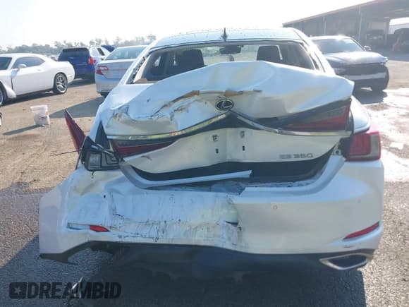 ✅ 2022 Lexus ES 350 • VIN: 58ADZ1B14NU131410 • Лот: 43214021. Опубликован ранее на IAAI с пробегом 18 926 миль. Бесплатный доступ к архиву аукционных продаж из США и подробный отчёт об истории автомобиля на DreamBid. Изображение 6.