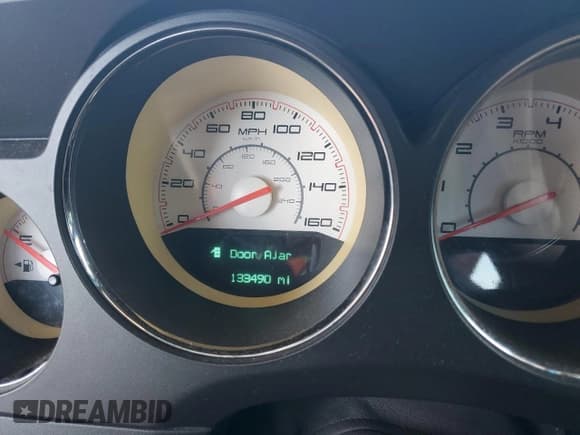 ✅ 2014 Dodge Challenger R/T • VIN: 2C3CDYBT5EH115630 • Лот: 70703555. Опубликован ранее на Copart с пробегом 133 490 миль. Бесплатный доступ к архиву аукционных продаж из США и подробный отчёт об истории автомобиля на DreamBid. Изображение 9.