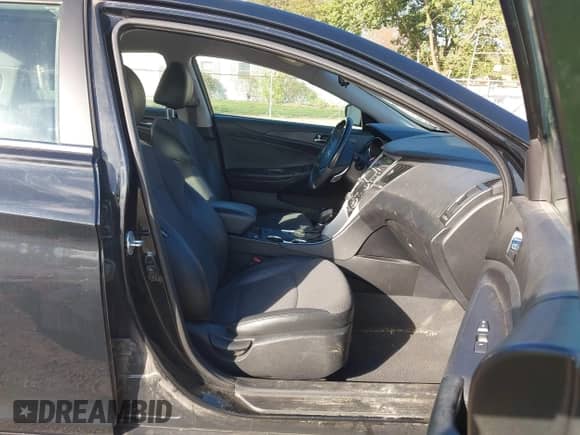 2013 Hyundai Sonata SE с VIN 5NPEC4AC3DH799942, выставлен на аукционе IAAI как лот 43386035 с пробегом 110 967 миль миль и . История ставок и продаж доступна на DreamBid. Изображение 5.