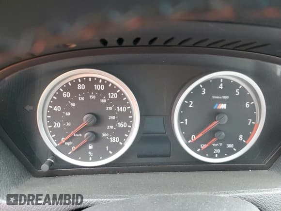 ✅ 2014 BMW X6 M • VIN: 5YMGZ0C53E0C40561 • Lot: 61092915. Wystawiony na Copart z przebiegiem Nie podano. Bezpłatny archiwum sprzedaży aukcyjnych z USA i szczegółowy raport historii pojazdu na DreamBid. Zdjęcie 9.