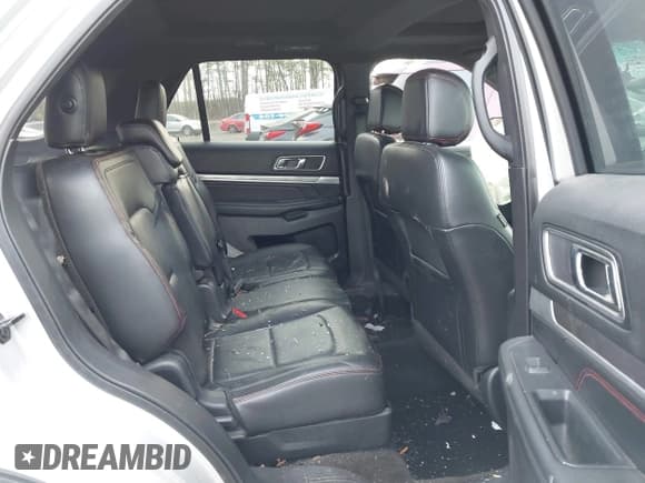 ✅ 2017 Ford Explorer Sport • VIN: 1FM5K8GT9HGA67449 • Lot: 43639519. Wystawiony na IAAI z przebiegiem Nie podano. Bezpłatny archiwum sprzedaży aukcyjnych z USA i szczegółowy raport historii pojazdu na DreamBid. Zdjęcie 8.
