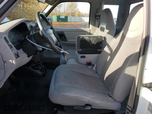 ✅ 2000 Ford Ranger XLT • VIN: 1FTYR14XXYPA56469 • Lot: 91740395. Listed on Copart with 219,187 mi. Free auction sales archive from the USA and detailed vehicle history report at DreamBid. Image 7.