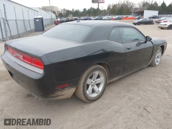 ✅ 2012 Dodge Challenger SXT • VIN: 2C3CDYAG5CH214207 • Lot: 41742866. Wystawiony na IAAI z przebiegiem 127 710 mil. Bezpłatny archiwum sprzedaży aukcyjnych z USA i szczegółowy raport historii pojazdu na DreamBid. Zdjęcie 4.