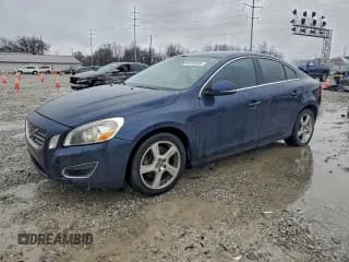 ✅ 2012 Volvo S60 T5 • VIN: YV1622FS5C2131338 • Lot: 93135485. Wystawiony na Copart z przebiegiem 200 978 mil. Bezpłatny archiwum sprzedaży aukcyjnych z USA i szczegółowy raport historii pojazdu na DreamBid. Zdjęcie 1.