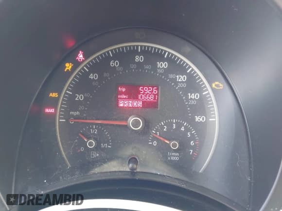 ✅ 2010 Volkswagen Beetle • VIN: 3VWRG3AG9AM023434 • Lot: 43451227. Wystawiony na IAAI z przebiegiem 106 681 mil. Bezpłatny archiwum sprzedaży aukcyjnych z USA i szczegółowy raport historii pojazdu na DreamBid. Zdjęcie 7.