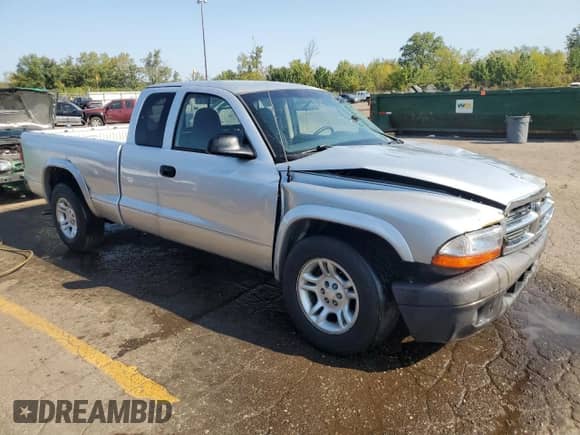 2004 Dodge Dakota z VIN 1D7GL12K94S595067, wystawiony jako Copart lot #71470414 z przebiegiem 157 284 mil mil oraz Czysty tytuł • Clean title. Historia ofert i sprzedaży dostępna na DreamBid. Obrazek 4.