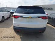 ✅ 2023 Chevrolet Traverse LT Cloth • VIN: 1GNERGKW8PJ197162 • Lot: 43255554. Wystawiony na IAAI z przebiegiem 82 291 mil. Bezpłatny archiwum sprzedaży aukcyjnych z USA i szczegółowy raport historii pojazdu na DreamBid. Zdjęcie 16.