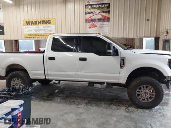 ✅ 2019 Ford F-250 XL • VIN: 1FT7W2B66KED43282 • Lot: 42940654. Listed on IAAI with 223,869 mi. Free auction sales archive from the USA and detailed vehicle history report at DreamBid. Image 14.