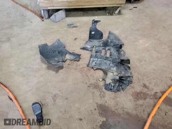 ✅ 2017 Hyundai Elantra Value Edition • VIN: 5NPD84LF2HH189928 • Лот: 85338585. Опубликован ранее на Copart с пробегом Не указан. Бесплатный доступ к архиву аукционных продаж из США и подробный отчёт об истории автомобиля на DreamBid. Изображение 12.