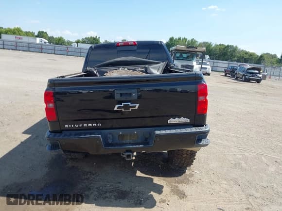✅ 2015 Chevrolet Silverado 1500 High Country • VIN: 3GCUKTEJ6FG187019 • Лот: 42836069. Опубликован ранее на IAAI с пробегом 144 832 миль. Бесплатный доступ к архиву аукционных продаж из США и подробный отчёт об истории автомобиля на DreamBid. Изображение 17.