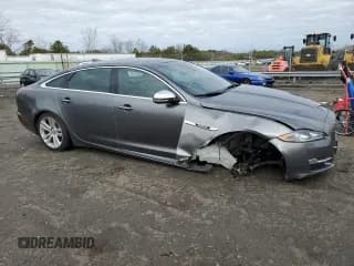 ✅ 2018 Jaguar XJ Portfolio • VIN: SAJWJ2GD1J8W15611 • Lot: 44835764. Listed on Copart with 60,010 mi. Free auction sales archive from the USA and detailed vehicle history report at DreamBid. Image 4.