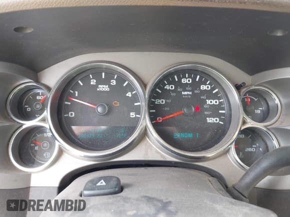 ✅ 2014 Chevrolet Silverado 2500HD LT • VIN: 1GC1KXC88EF140598 • Lot: 42023482. Listed on IAAI with 300,929 mi. Free auction sales archive from the USA and detailed vehicle history report at DreamBid. Image 7.