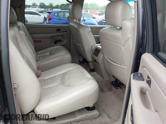 ✅ 2004 Chevrolet Suburban LT • VIN: 1GNFK16ZX4J291419 • Лот: 42163331. Опубликован ранее на IAAI с пробегом 235 054 миль. Бесплатный доступ к архиву аукционных продаж из США и подробный отчёт об истории автомобиля на DreamBid. Изображение 8.