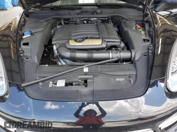 ✅ 2014 Porsche Cayenne • VIN: WP1AA2A27ELA90667 • Lot: 57790635. Listed on Copart with 121,750 mi. Free auction sales archive from the USA and detailed vehicle history report at DreamBid. Image 12.